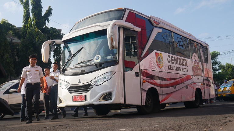 Bus Jelita Kenalkan Wisata Kota Jember