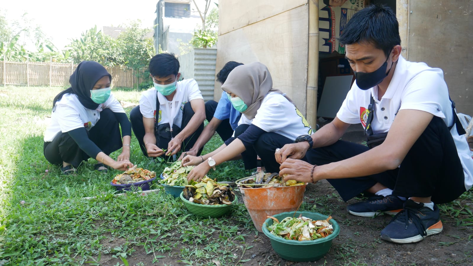 Jangan Dibuang! Sampah Sisa Makanan dan Sayuran Bisa Diolah Jadi Pupuk Organik Cair, Ini Caranya