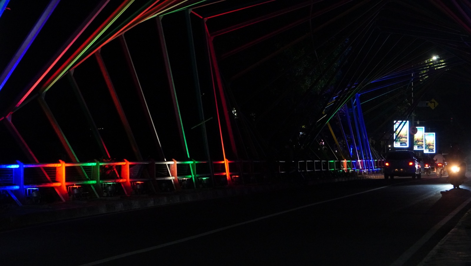 Kondisi Terkini Jembatan Semanggi: Lampu Mati, Hilang dan Besi Berkarat