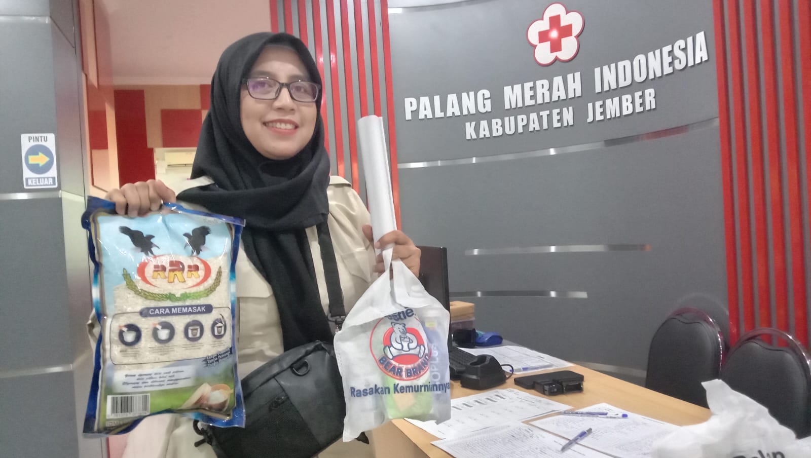 Suvenir Beras Jadi Magnet, PMI Jember Ramai Pendonor Pemula