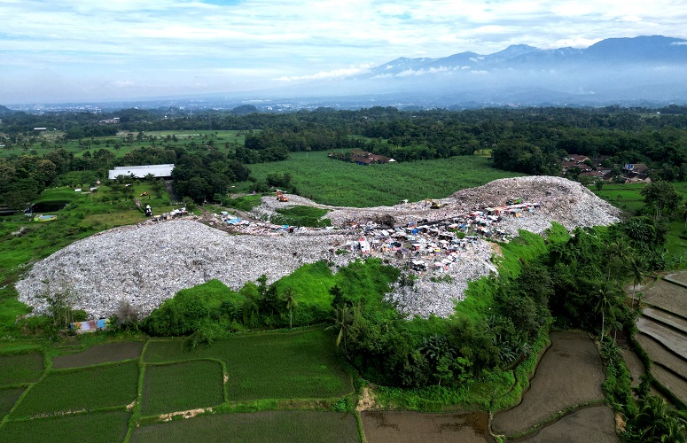 Setengah Hati Tangani Sampah di Jember - Undercover